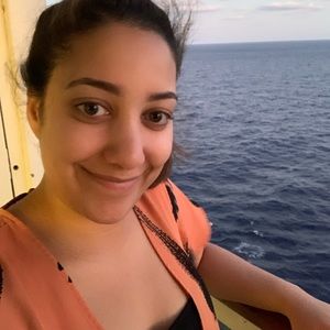 Meet your Posher, Manar